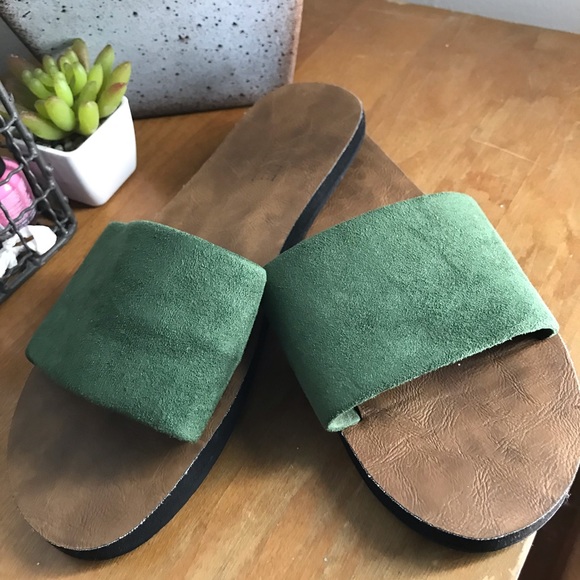 Sandals - Picture 3 of 3